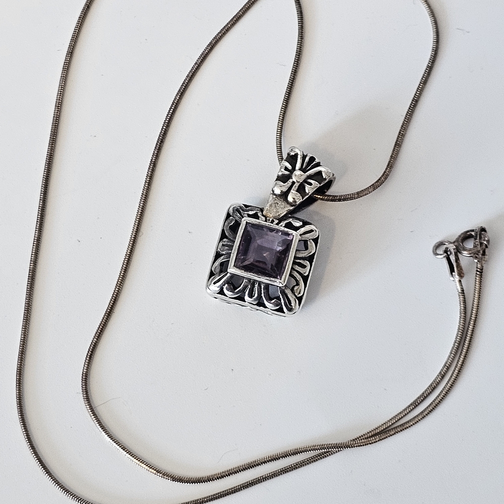 925 Silver and Purple Amethyst Pendant Necklace With 18" Chain. Stunning